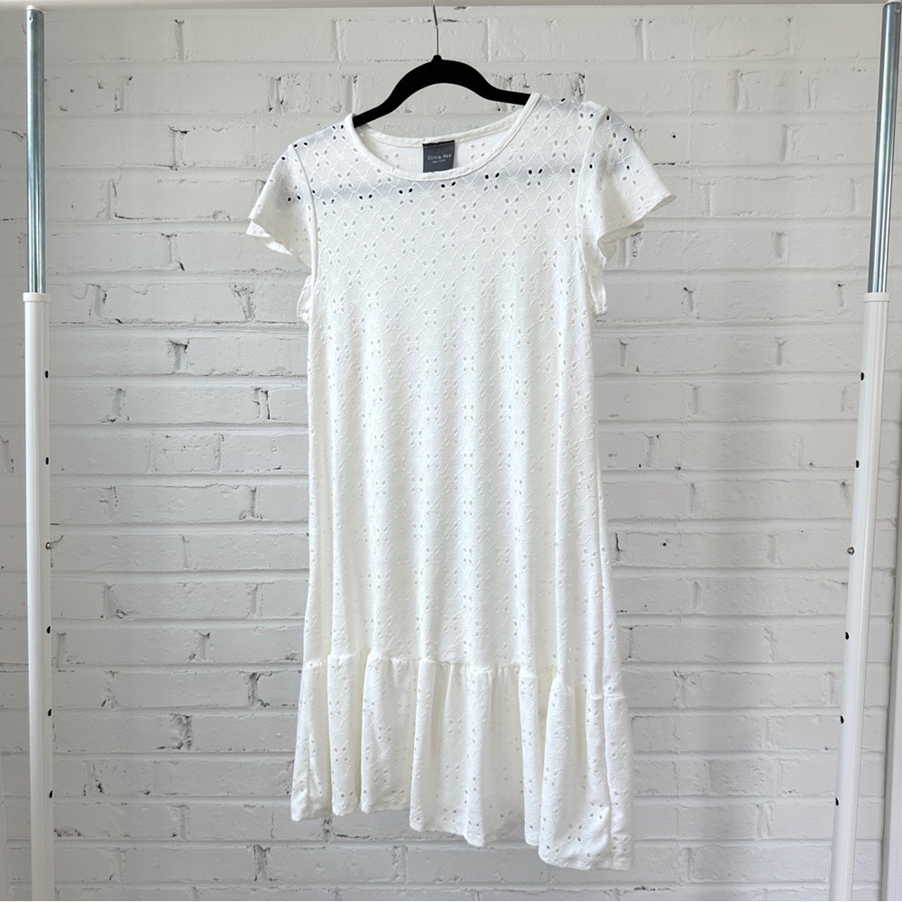 NWOT Olivia Rae White Eyelet Shift Dress - M